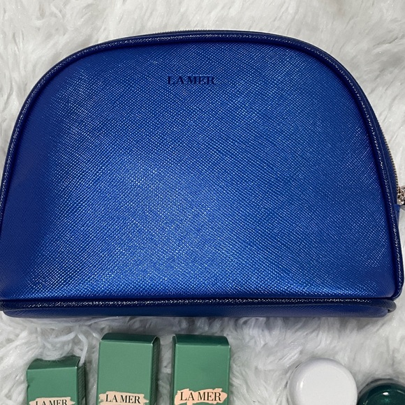 La Mer Shiny Blue Saffiano Cosmetic Pouch with Sample Boxes - Picture 2 of 5
